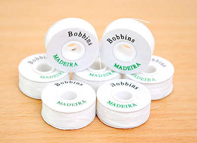 Madeira Bobbins WHITE / BLACK Pack 10